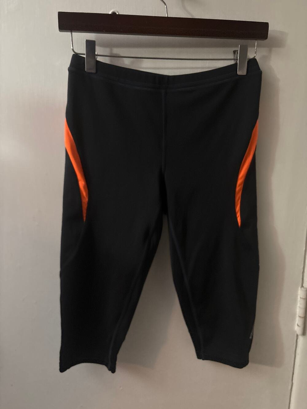 Saucony Black/Orange Capri Leggings S Bicycle Shorts Bikercore Activewear Urban